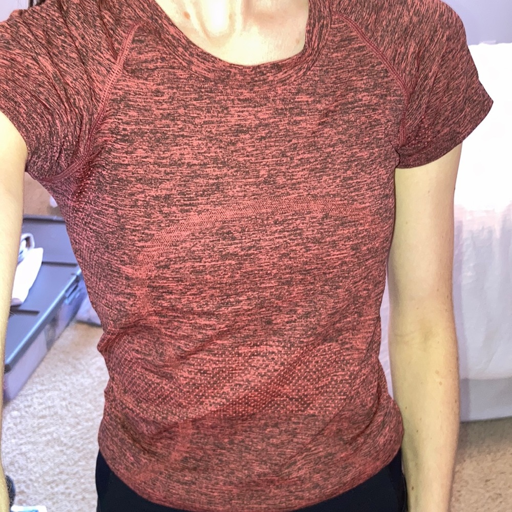 LULULEMON Swiftly Short Sleeved Shirt!!